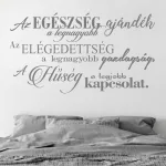 falmatrica inspiráló szöveges lakásdekoráció hálószobába