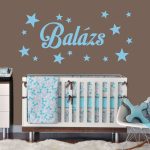 neves gyerekszoba falmatrica