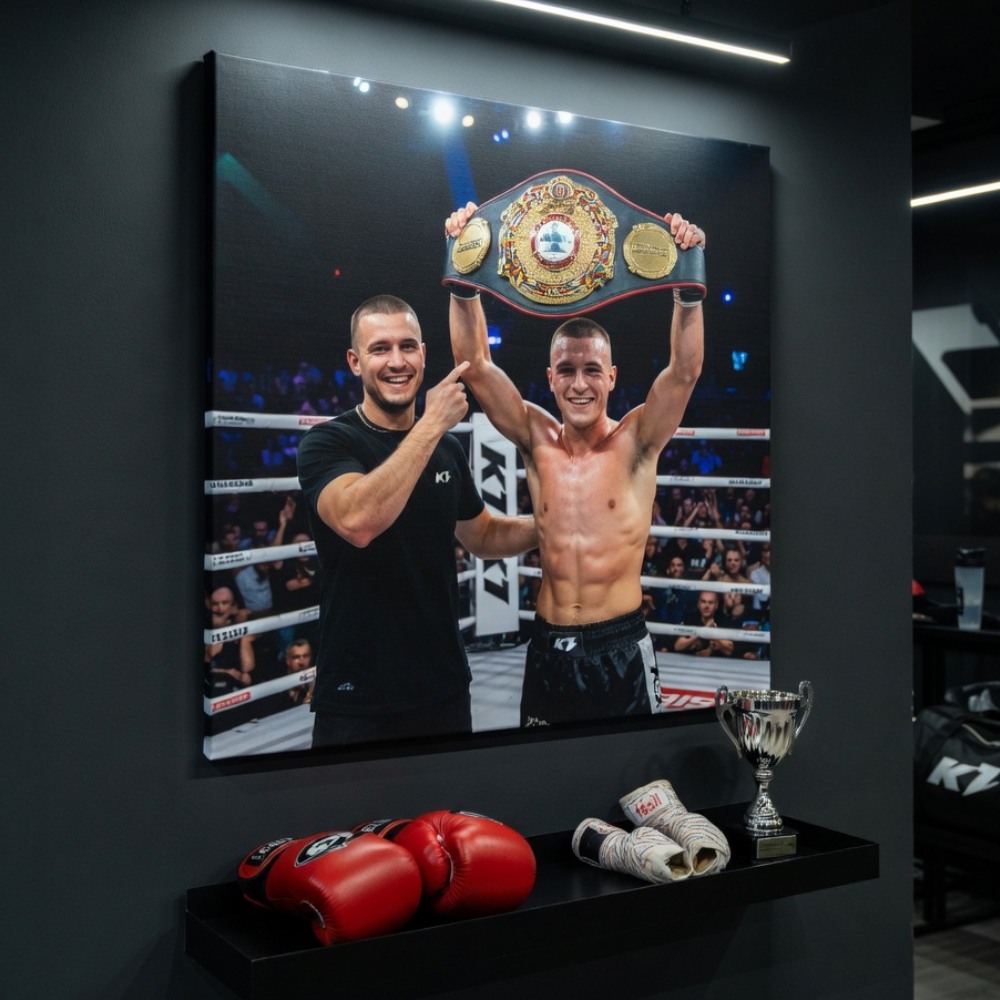Kickbox bajnok sportoló vászonkép edzőterem dekoráció saját fotóból